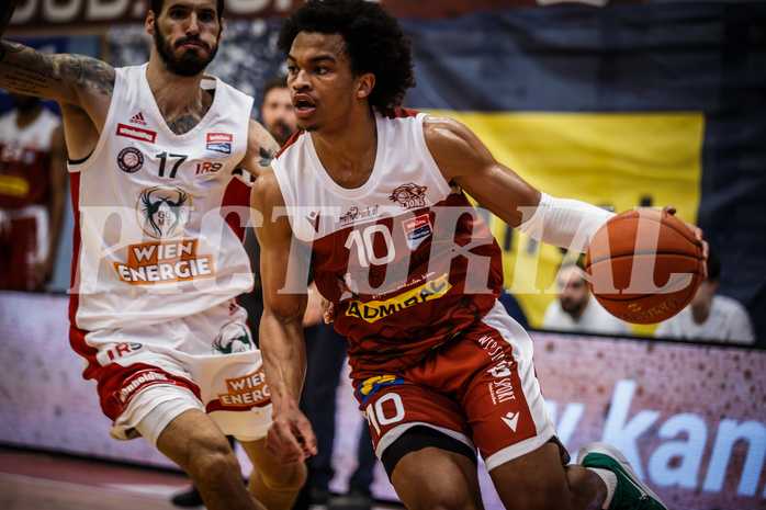 Basketball, win2day Basketball Superliga 2022/23, Grunddurchgang 1.Runde, Traiskirchen Lions, BC GGMT Vienna, Evan Taylor (10)
