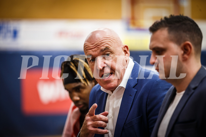 Basketball, win2day Basketball Superliga 2022/23, Grunddurchgang 1.Runde, Traiskirchen Lions, BC GGMT Vienna, Aramis Naglic (Head Coach)
