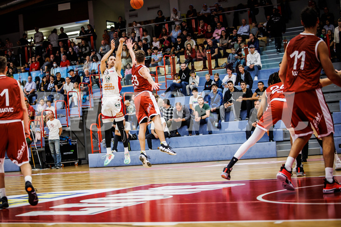 Basketball, win2day Basketball Superliga 2022/23, Grunddurchgang 1.Runde, Traiskirchen Lions, BC GGMT Vienna, Stefan Savic (13)