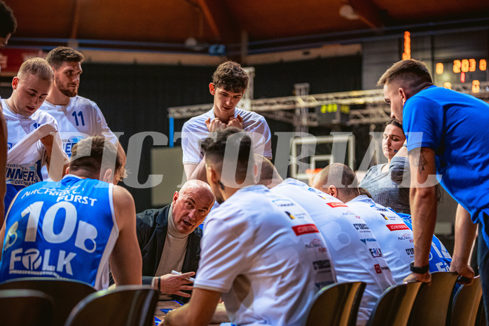 Basketball, Win2Day Superliga 2022/23, Grunddurchgang 14.Runde, BC GGMT Vienna, Unger Steel Gunners Oberwart, Goran Patekar (Coach)