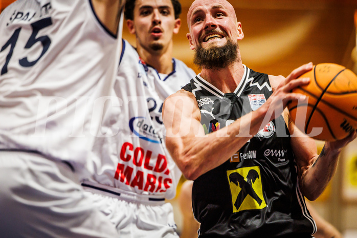 Basketball, win2day Basketball Superliga 2023/224, Grunddurchgang Runde 2, BBC Nord Dragonz, Flyers Wels, Christian Von Fintel (27)