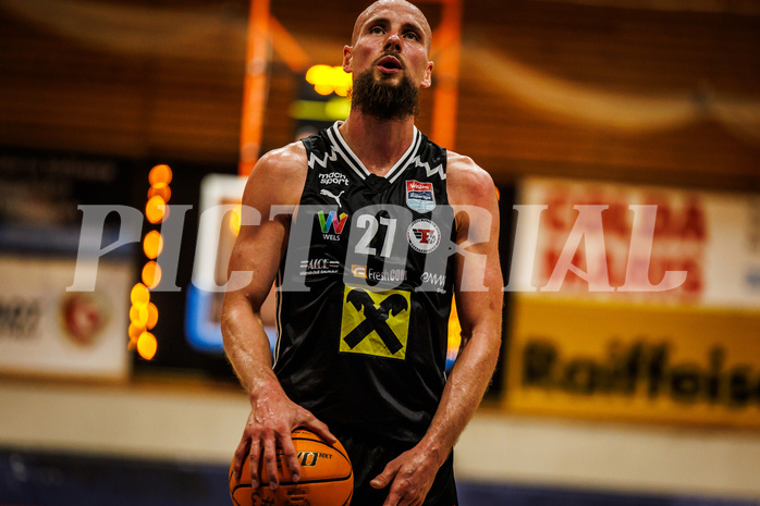 Basketball, win2day Basketball Superliga 2023/224, Grunddurchgang Runde 2, BBC Nord Dragonz, Flyers Wels, Christian Von Fintel (27)