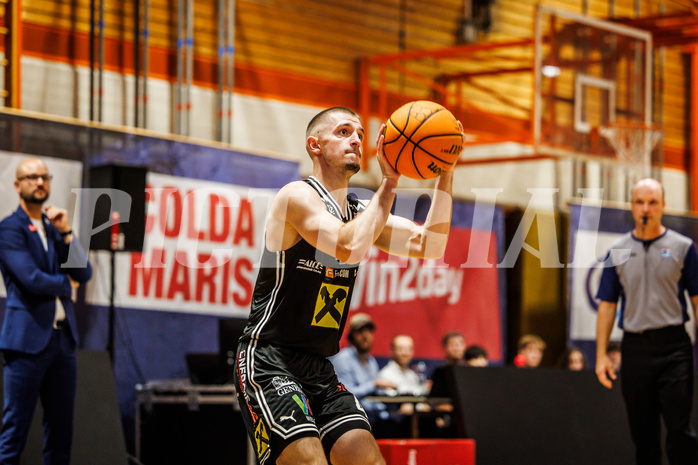 Basketball, win2day Basketball Superliga 2023/224, Grunddurchgang Runde 2, BBC Nord Dragonz, Flyers Wels, Gavrilo Tepic (4)