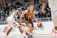Basketball, ABL 2016/17, Grunddurchgang 22.Runde, Oberwart Gunners, Klosterneuburg Dukes, Clemens Leydolf (9), Derek Jackson Jr. (6)