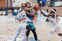 Basketball, Basketball Superliga 2023/24 , F 2, Oberwart Gunners, UBSC Graz, Derrek Brooks (11), Christian Brandon (18), Munis Tutu (10)