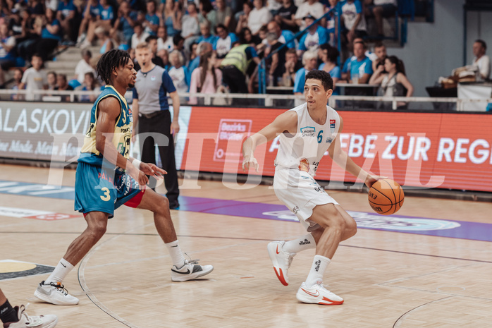 Basketball, Basketball Superliga 2023/24 , F 2, Oberwart Gunners, UBSC Graz, Zachery Cooks (3), Magdy Aboud-Ahmed(6)