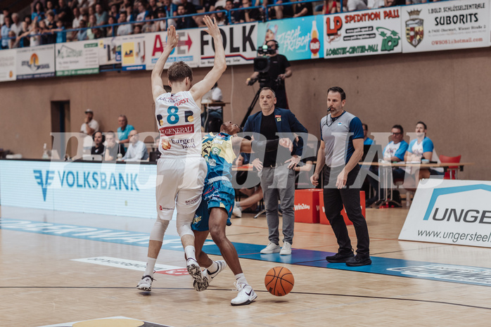 Basketball, Basketball Superliga 2023/24 , F 2, Oberwart Gunners, UBSC Graz, Florian Koeppel (8), Fran Vidovic (17)