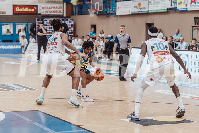 Basketball, Basketball Superliga 2023/24 , F 2, Oberwart Gunners, UBSC Graz, Kris Monroe (13), Zachery Cooks (3), Munis Tutu (10)