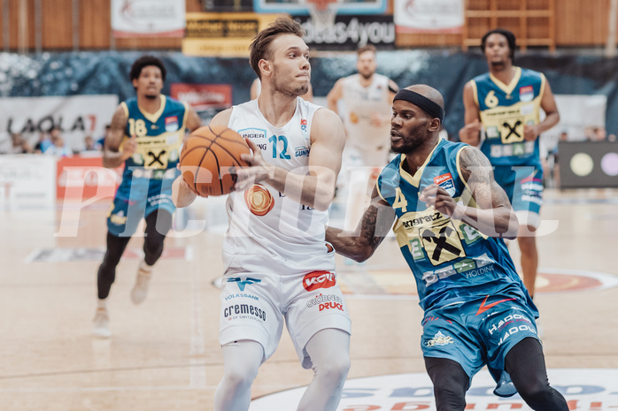 Basketball, Basketball Superliga 2023/24 , F 2, Oberwart Gunners, UBSC Graz, Jonathan Knessl (12), Jeremy Smith (4)