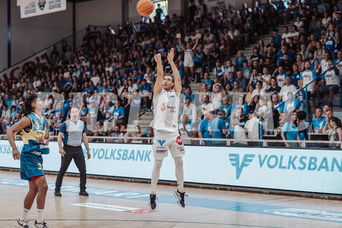 Basketball, Basketball Superliga 2023/24 , F 2, Oberwart Gunners, UBSC Graz, Zachery Cooks (3), Jonathan Knessl (12)