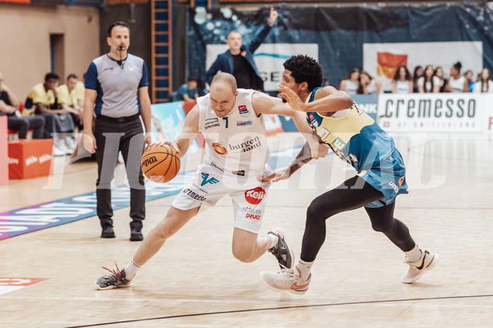 Basketball, Basketball Superliga 2023/24 , F 2, Oberwart Gunners, UBSC Graz, Sebastian Kaeferle (7), Christian Brandon (18)
