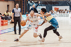 Basketball, Basketball Superliga 2023/24 , F 2, Oberwart Gunners, UBSC Graz, Sebastian Kaeferle (7), Christian Brandon (18)