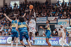 Basketball, Basketball Superliga 2023/24 , F 2, Oberwart Gunners, UBSC Graz, Elias Podany (10), Avery Diggs (8), Munis Tutu (10), Fran Vidovic (17)
