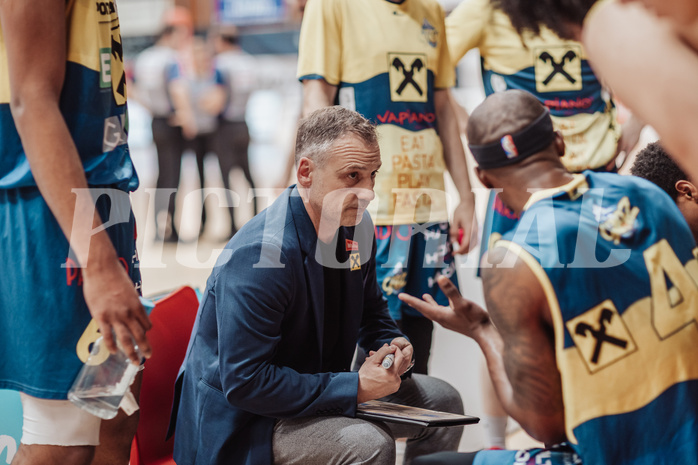 Basketball, Basketball Superliga 2023/24 , F 2, Oberwart Gunners, UBSC Graz, Ervin Dragic (Head Coach)