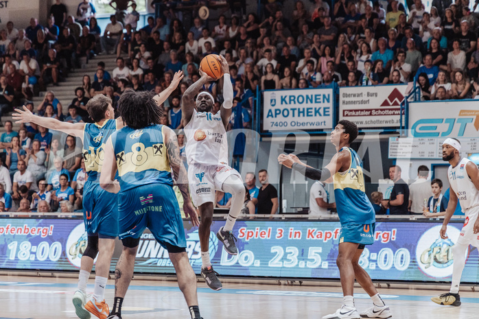 Basketball, Basketball Superliga 2023/24 , F 2, Oberwart Gunners, UBSC Graz, Elias Podany (10), Avery Diggs (8), Munis Tutu (10), Fran Vidovic (17)