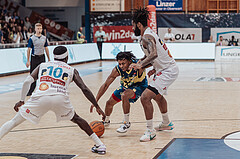 Basketball, Basketball Superliga 2023/24 , F 2, Oberwart Gunners, UBSC Graz, Munis Tutu (10), Zachery Cooks (3), Kris Monroe (13)