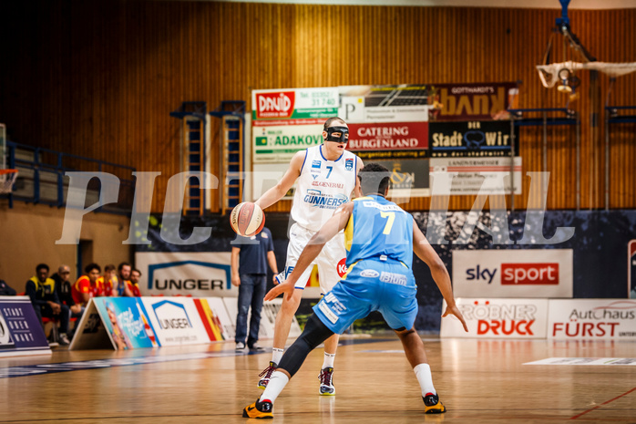 Basketball, bet-at-home Basketball Superliga 2020/21, Grunddurchgang, 6. Runde, Oberwart Gunners, SKN St. Pölten Basketball, Sebastian Käferle (7)