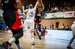 Basketball, bet-at-home Basketball Superliga 2021/22, Platzierungsrunde Spiel 10, Oberwart Gunners, BC GGMT Vienna, Andre Jones (21)