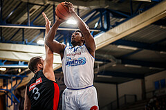 Basketball, bet-at-home Basketball Superliga 2021/22, Platzierungsrunde Spiel 10, Oberwart Gunners, BC GGMT Vienna, Emondre Rickman (14)