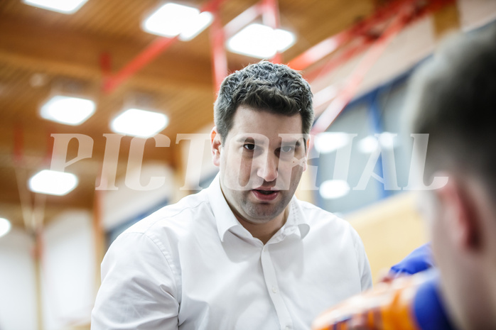 Basketball, Admiral Basketball Superliga 2019/20, Grunddurchgang 17.Runde, Traiskirchen Lions, Oberwart Gunners, Horst Leitner (Coach)