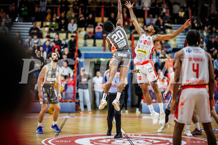 Basketball, Win2Day Superliga 2023/24, Grunddurchgang 10.Runde, Traiskirchen Lions, Klosterneuburg Dukes, Michael Weathers (20), Jaquan Lawrence (40)