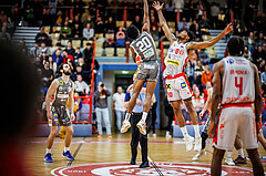 Basketball, Win2Day Superliga 2023/24, Grunddurchgang 10.Runde, Traiskirchen Lions, Klosterneuburg Dukes, Michael Weathers (20), Jaquan Lawrence (40)