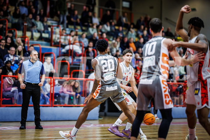 Basketball, Win2Day Superliga 2023/24, Grunddurchgang 10.Runde, Traiskirchen Lions, Klosterneuburg Dukes, Aleksej Kostic (6)