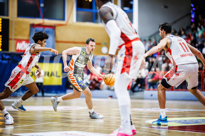 Basketball, Win2Day Superliga 2023/24, Grunddurchgang 10.Runde, Traiskirchen Lions, Klosterneuburg Dukes, Clemens Leydolf (9)