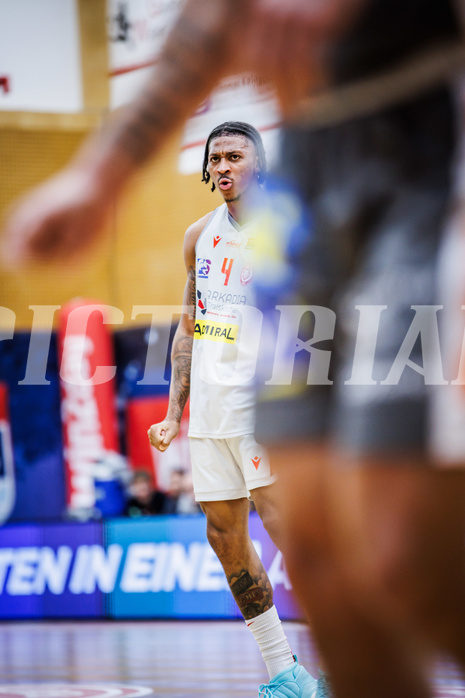 Basketball, Win2Day Superliga 2023/24, Grunddurchgang 10.Runde, Traiskirchen Lions, Klosterneuburg Dukes, Demarcus Demonia (4)