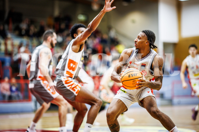 Basketball, Win2Day Superliga 2023/24, Grunddurchgang 10.Runde, Traiskirchen Lions, Klosterneuburg Dukes, Demarcus Demonia (4)