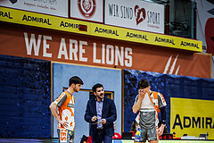 Basketball, Win2Day Superliga 2023/24, Grunddurchgang 10.Runde, Traiskirchen Lions, Klosterneuburg Dukes, Lennart Burgemeister (10), Damir Zeleznik (Head Coach), Lukas Reichle (13)