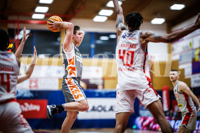 Basketball, Win2Day Superliga 2023/24, Grunddurchgang 10.Runde, Traiskirchen Lions, Klosterneuburg Dukes, Valentin Bauer (14)