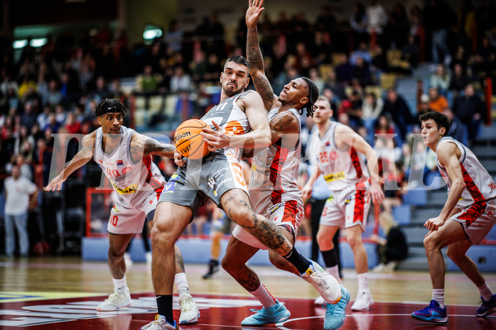 Basketball, Win2Day Superliga 2023/24, Grunddurchgang 10.Runde, Traiskirchen Lions, Klosterneuburg Dukes, Benjamin Blazevic (11), Demarcus Demonia (4)