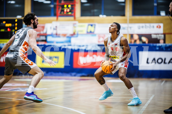 Basketball, Win2Day Superliga 2023/24, Grunddurchgang 10.Runde, Traiskirchen Lions, Klosterneuburg Dukes, Demarcus Demonia (4)