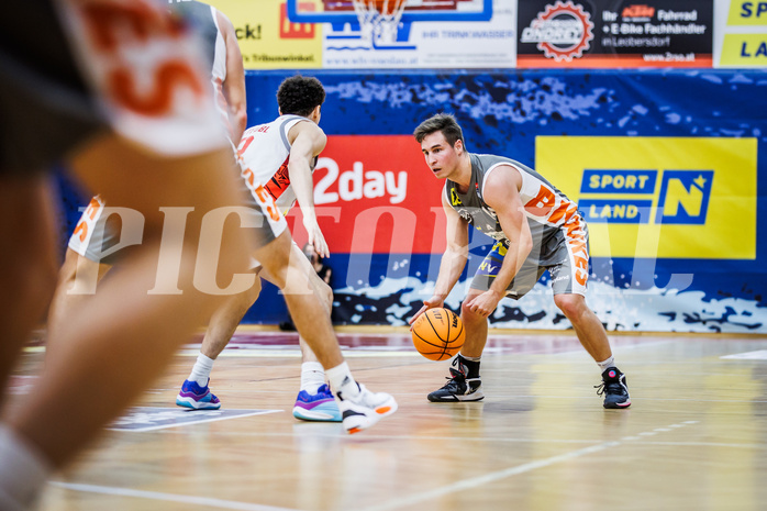 Basketball, Win2Day Superliga 2023/24, Grunddurchgang 10.Runde, Traiskirchen Lions, Klosterneuburg Dukes, Valentin Bauer (14)