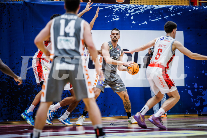 Basketball, Win2Day Superliga 2023/24, Grunddurchgang 10.Runde, Traiskirchen Lions, Klosterneuburg Dukes, Benjamin Blazevic (11)