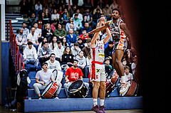 Basketball, Win2Day Superliga 2023/24, Grunddurchgang 10.Runde, Traiskirchen Lions, Klosterneuburg Dukes, Aleksej Kostic (6), Michael Weathers (20)