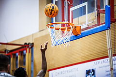 Basketball, Win2Day Superliga 2023/24, Grunddurchgang 10.Runde, Traiskirchen Lions, Klosterneuburg Dukes, feature, ball