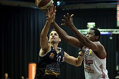 Basketball ABL 2016/17 Grunddurchgang 3. Runde  BC Vienna vs Traiskirchen Lions
Im Bild: Fabricio Vay (11), Seni N´Diaye (19)

