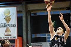 Basketball ABL 2016/17 Grunddurchgang 3. Runde  BC Vienna vs Traiskirchen Lions
Im Bild: Benedikt Danek (9), Mustafa Zadeh (4), Seni N´Diaye (19)

