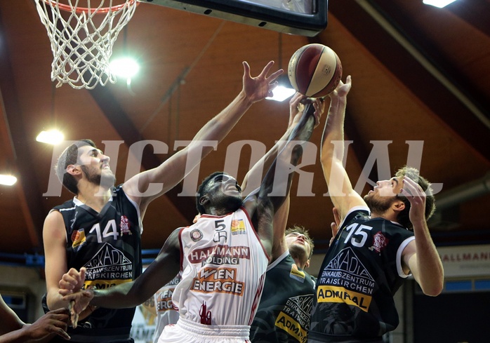 Basketball ABL 2016/17 Grunddurchgang 3. Runde  BC Vienna vs Traiskirchen Lions
Im Bild:  (15), Milovan Draskovic (14). Anthony Clemmons (5)

