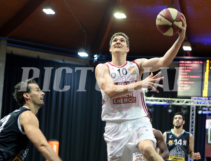 Basketball ABL 2016/17 Grunddurchgang 3. Runde  BC Vienna vs Traiskirchen Lions
Im Bild: Sebastian Koch (10), Fabricio Vay (11) 

