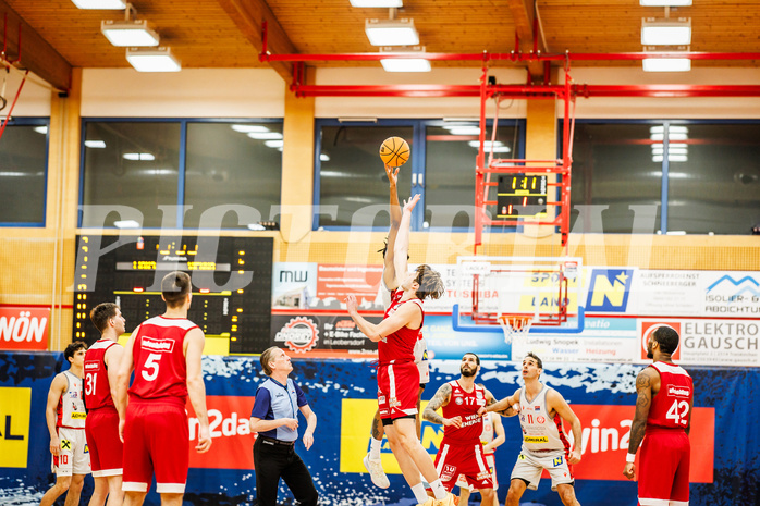 Basketball, win2day Basketball Superliga 2023/24, Grunddurchgang 14.Runde, Traiskirchen Lions, BC Vienna, #jumpball