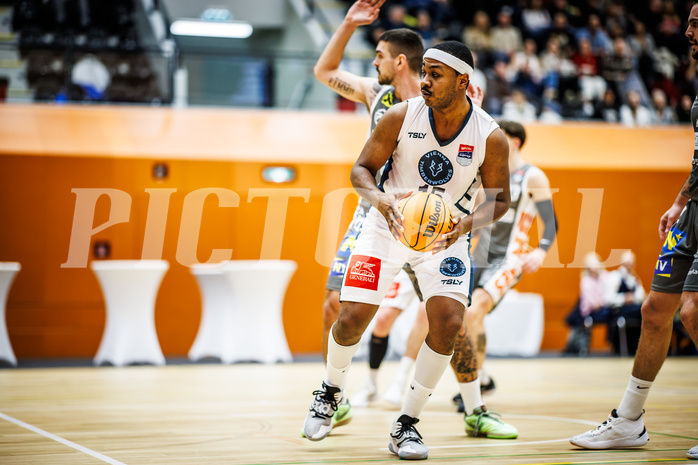 Basketball, Win2Day Superliga 2023/24, Grunddurchgang 14.Runde, Vienna Timberwolves, Klosterneuburg Dukes, William Emiohe (15)