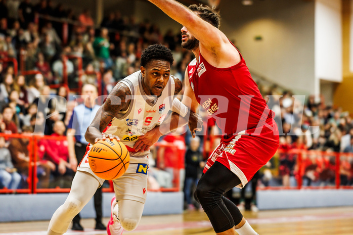 Basketball, win2day Basketball Superliga 2023/24, Grunddurchgang 14.Runde, Traiskirchen Lions, BC Vienna, Davon Clare (5)