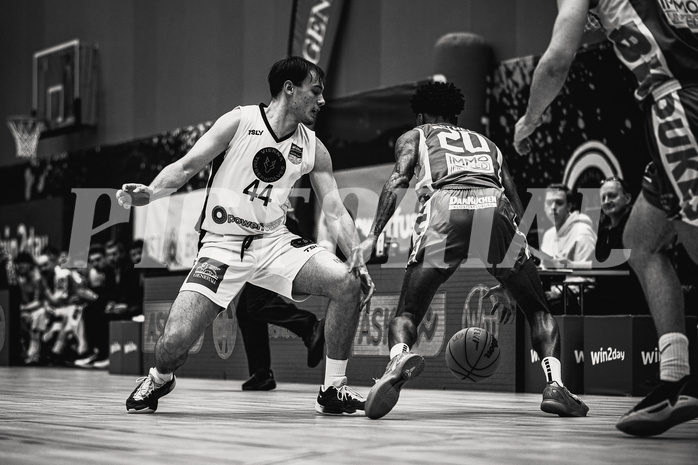 Basketball, Win2Day Superliga 2023/24, Grunddurchgang 14.Runde, Vienna Timberwolves, Klosterneuburg Dukes, Ivor Kuresevic (44), Michael Weathers (20)
