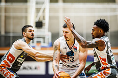 Basketball, Win2Day Superliga 2023/24, Grunddurchgang 14.Runde, Vienna Timberwolves, Klosterneuburg Dukes, Benjamin Blazevic (11), Ziga Fifolt (13), Michael Weathers (20)