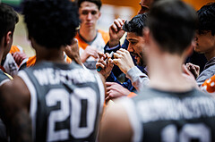 Basketball, Win2Day Superliga 2023/24, Grunddurchgang 14.Runde, Vienna Timberwolves, Klosterneuburg Dukes, Damir Zeleznik (Head Coach)