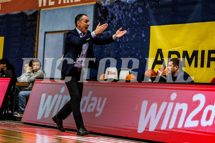 Basketball, win2day Basketball Superliga 2023/24, Grunddurchgang 14.Runde, Traiskirchen Lions, BC Vienna, Radomir Mijanovic (Head Coach)