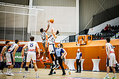 Basketball, Win2Day Superliga 2023/24, Grunddurchgang 14.Runde, Vienna Timberwolves, Klosterneuburg Dukes, Michael Weathers (20), Ziga Fifolt (13)